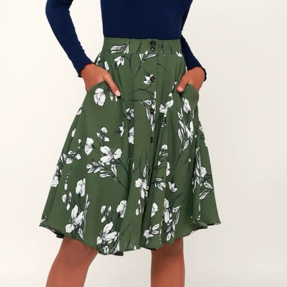 Lulu’s Love Blooms Green Floral Print Midi Skirt size Small